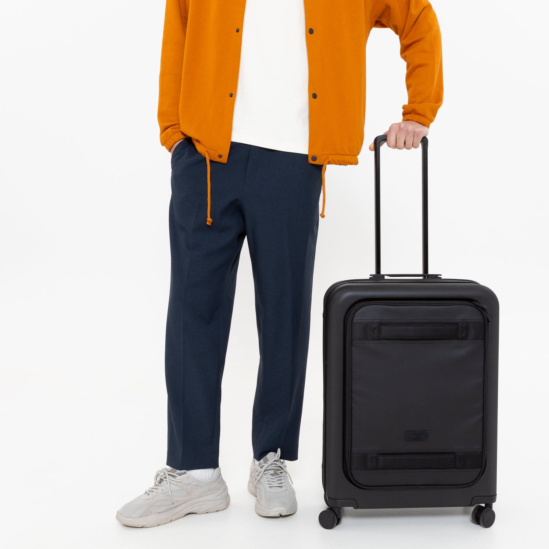 Cnnct Case M Coat