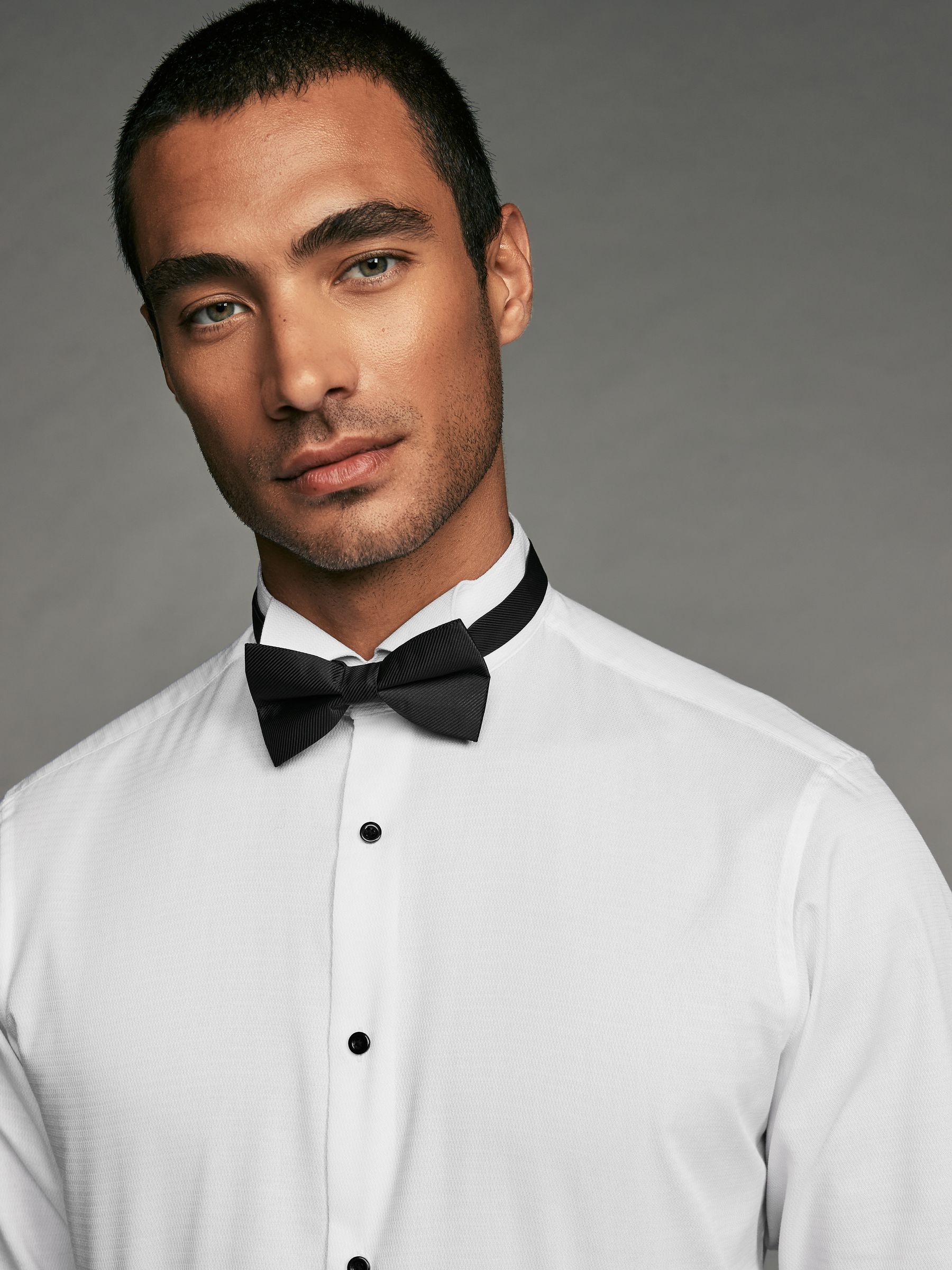 Wit - Slim Fit - Textured Double Cuff Long Sleeve Shirt With Wing Collar And Bow Tie Pack