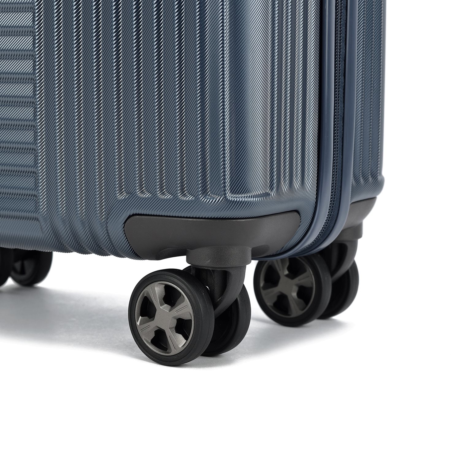 Decent Tourister Medium Trolley 66 blue
