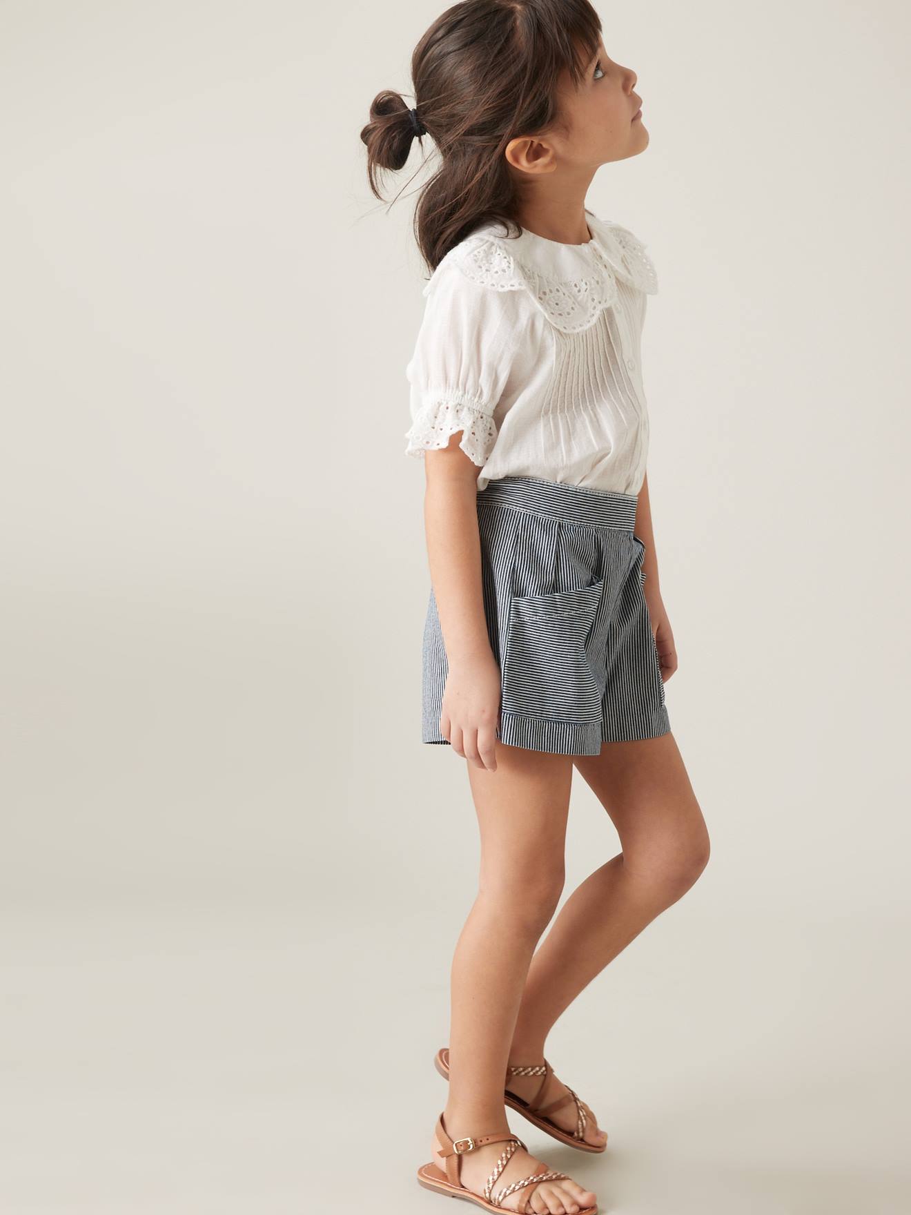 Blusa com bordado inglês para meninas
