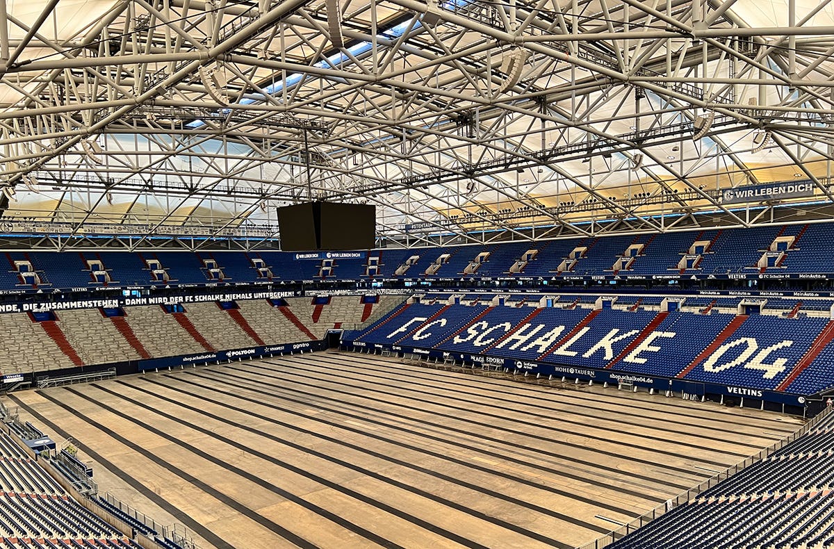 VW Bulli Tour und Schalke Arena