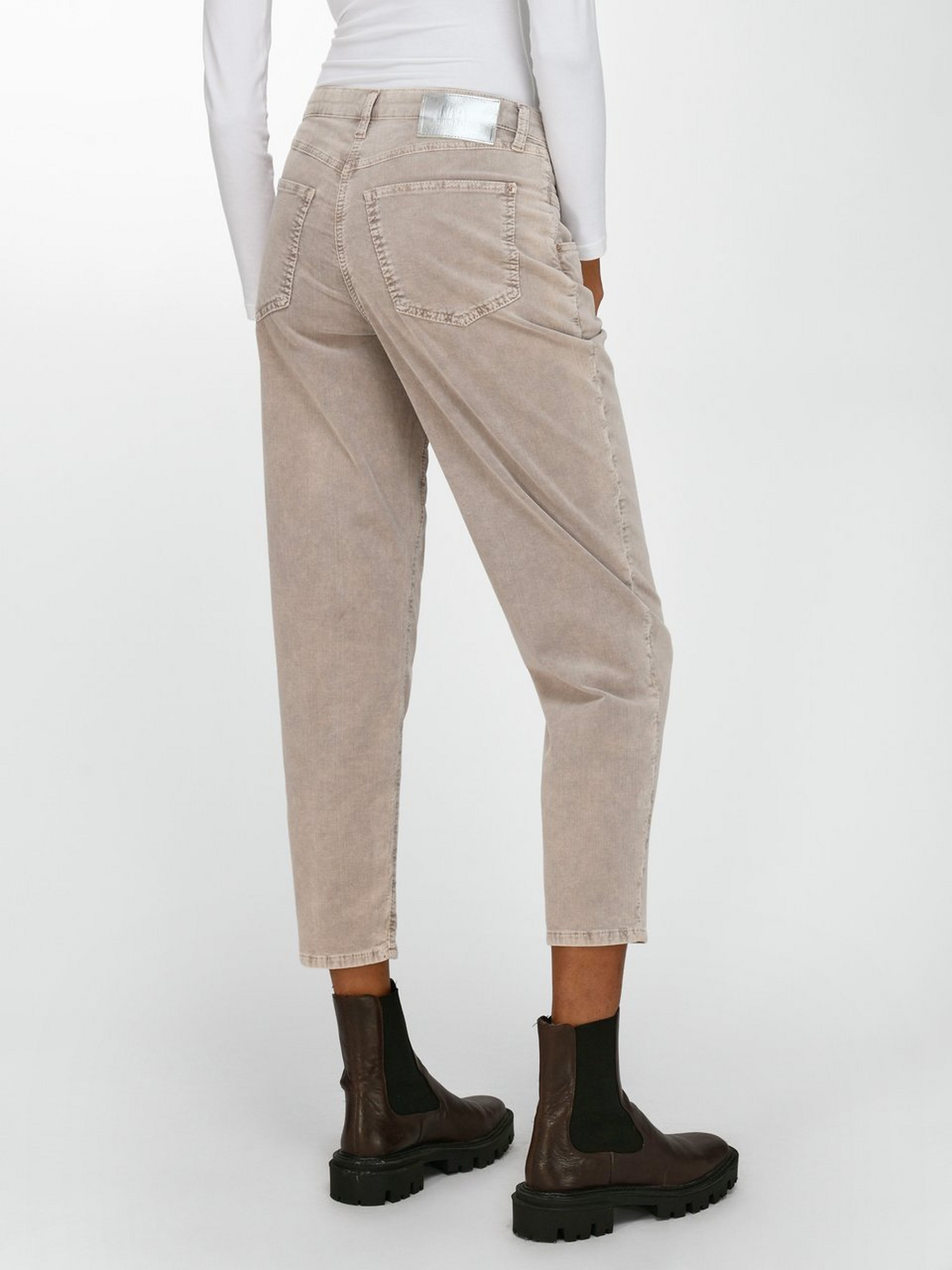 Feminine Fit-Cordhose