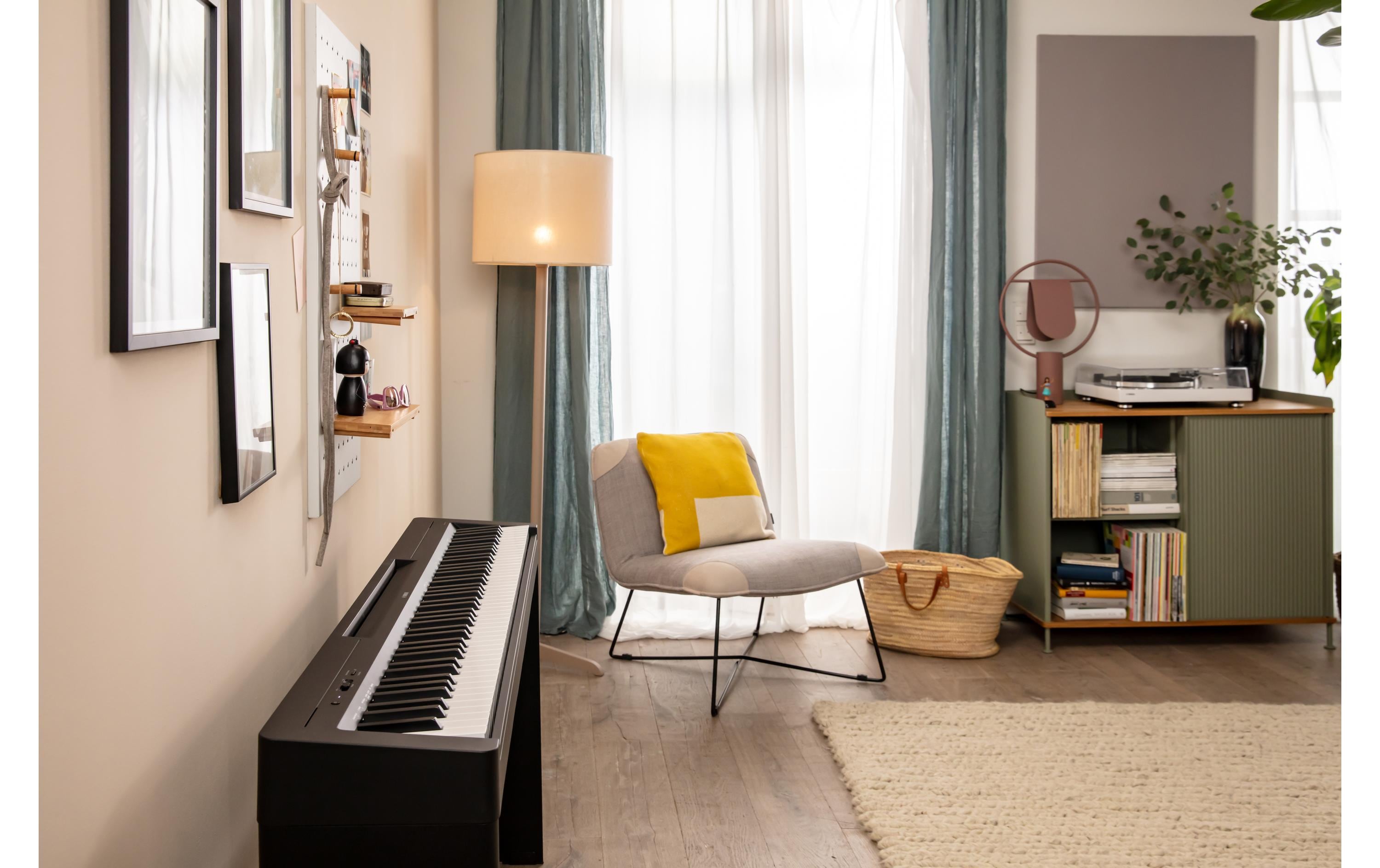 E-Piano P-145BT<br>Portables Piano mit 88 Tasten und Bluetooth