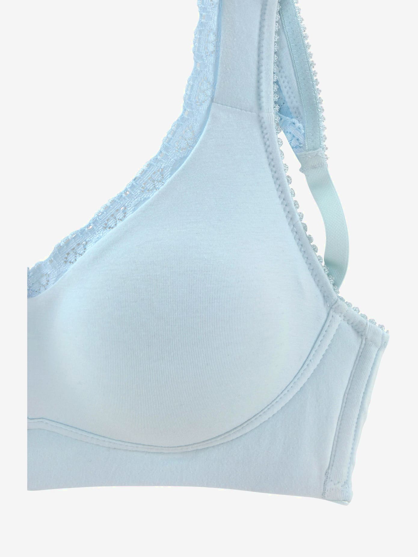 Soutien-gorge doux soutien-gorge basique sans armatures. bord dentelle délicat sur le décolleté