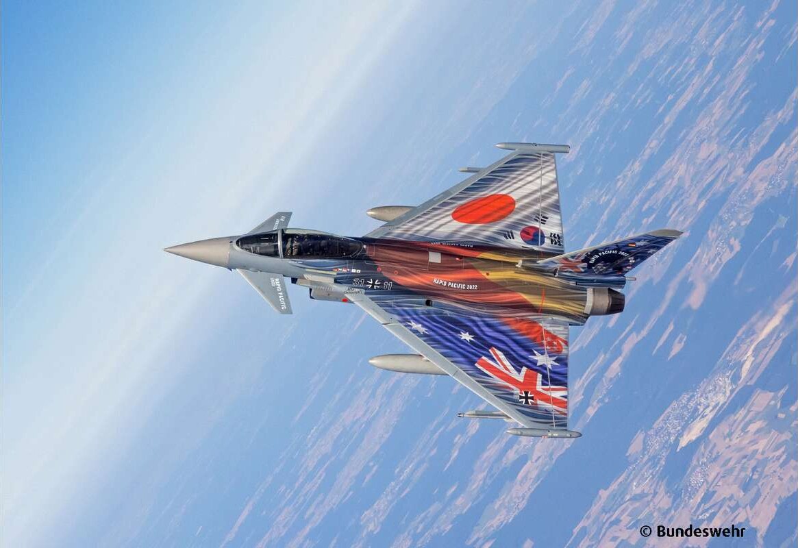 Revell - Eurofighter-Pacific Platinum Edition - Level 5 - 1:72 - 05649