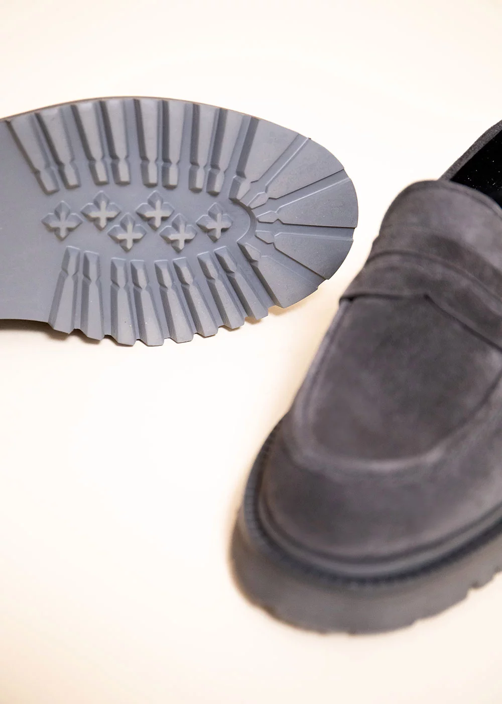 MOCASSIN TESEO VELOURS GRIS
