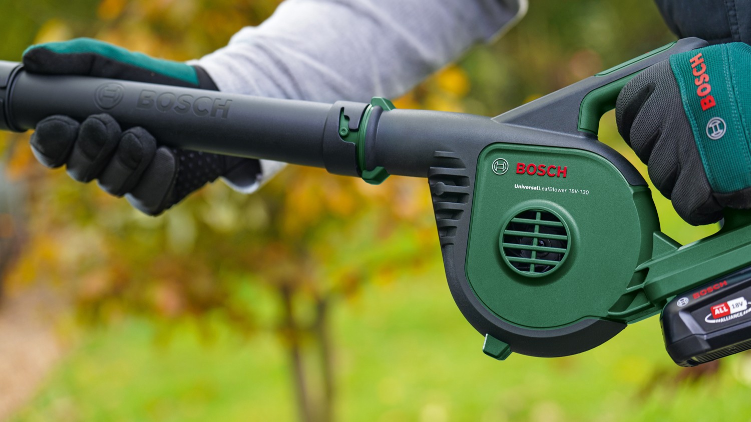 Bosch - Batteridrevet Løvblæser - Universal 18V-130 2.5AH ( Batteri & Lader Inkluderet )