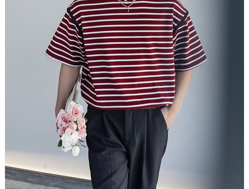 CHIC ERRO - Gestreept T-shirt met korte mouwen en ronde hals