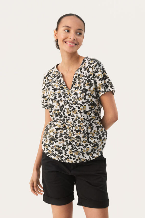 Part Two GesinasPW TS Black mini flower