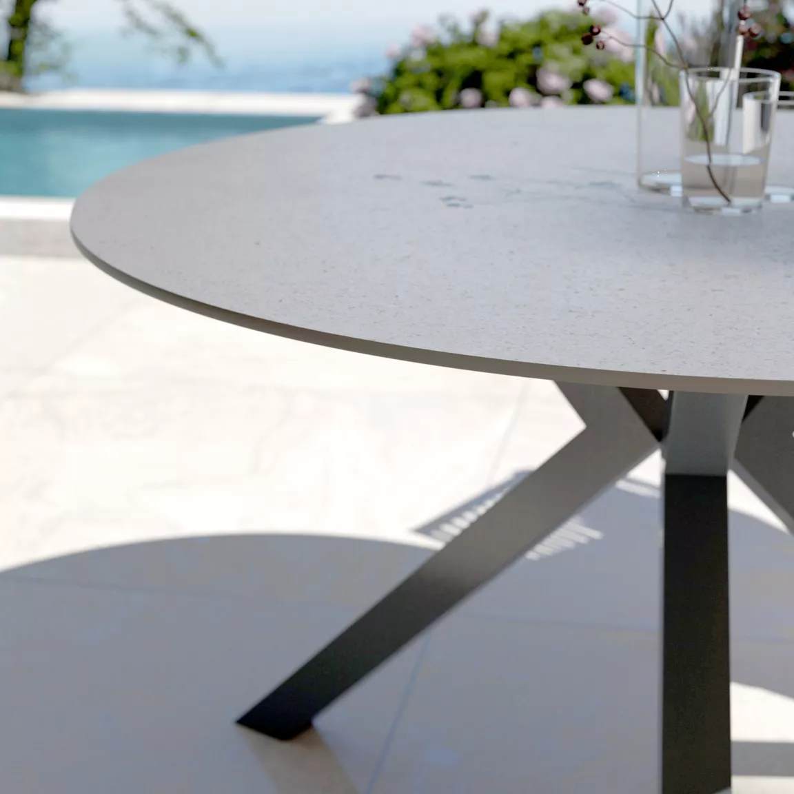 Table de jardin ronde en aluminium et céramique 6 places (D120 cm) Kore Gris anthracite