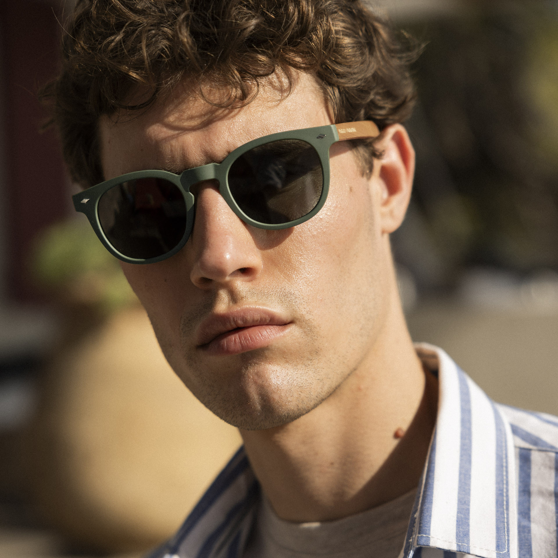 Lunette de soleil kaki plastique recyclé et bambou organique - modèle sunglass