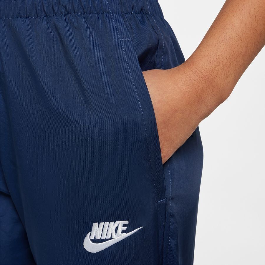 Nike Sportswear Club
