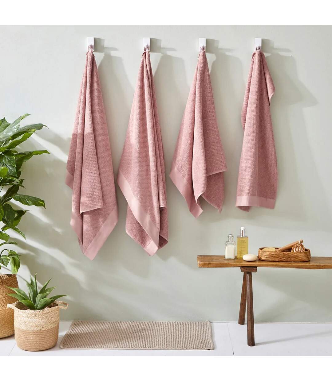 Furn - Serviette de bain (Rose) (130 cm x 70 cm) - UTRV2830