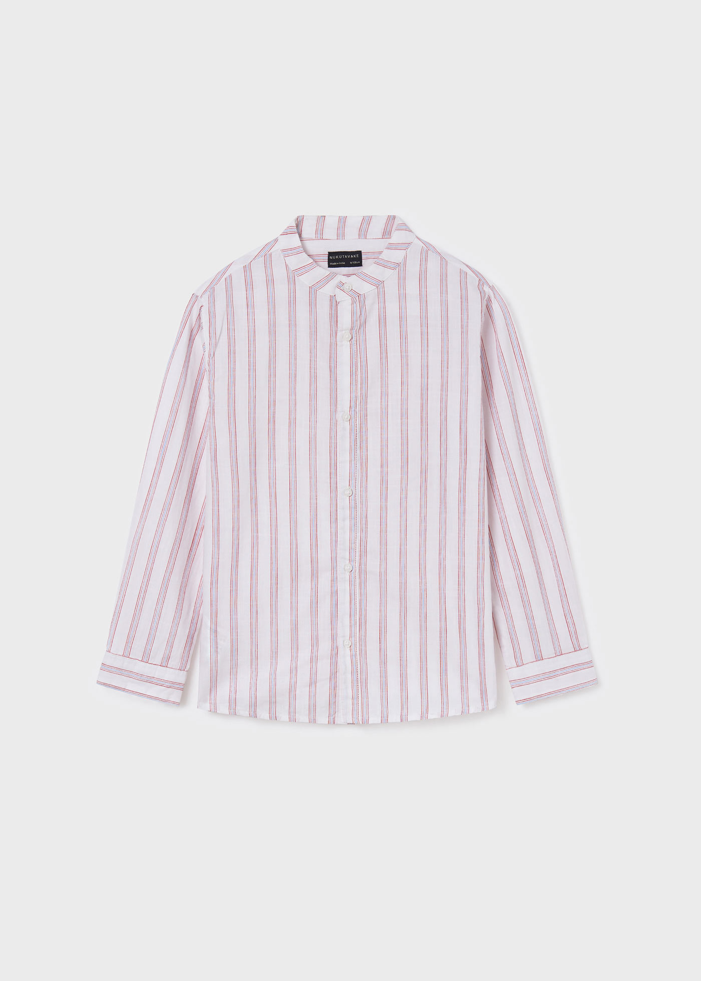 Camisa infantil masculina de algodão sustentável com estampa e gola mandarim.