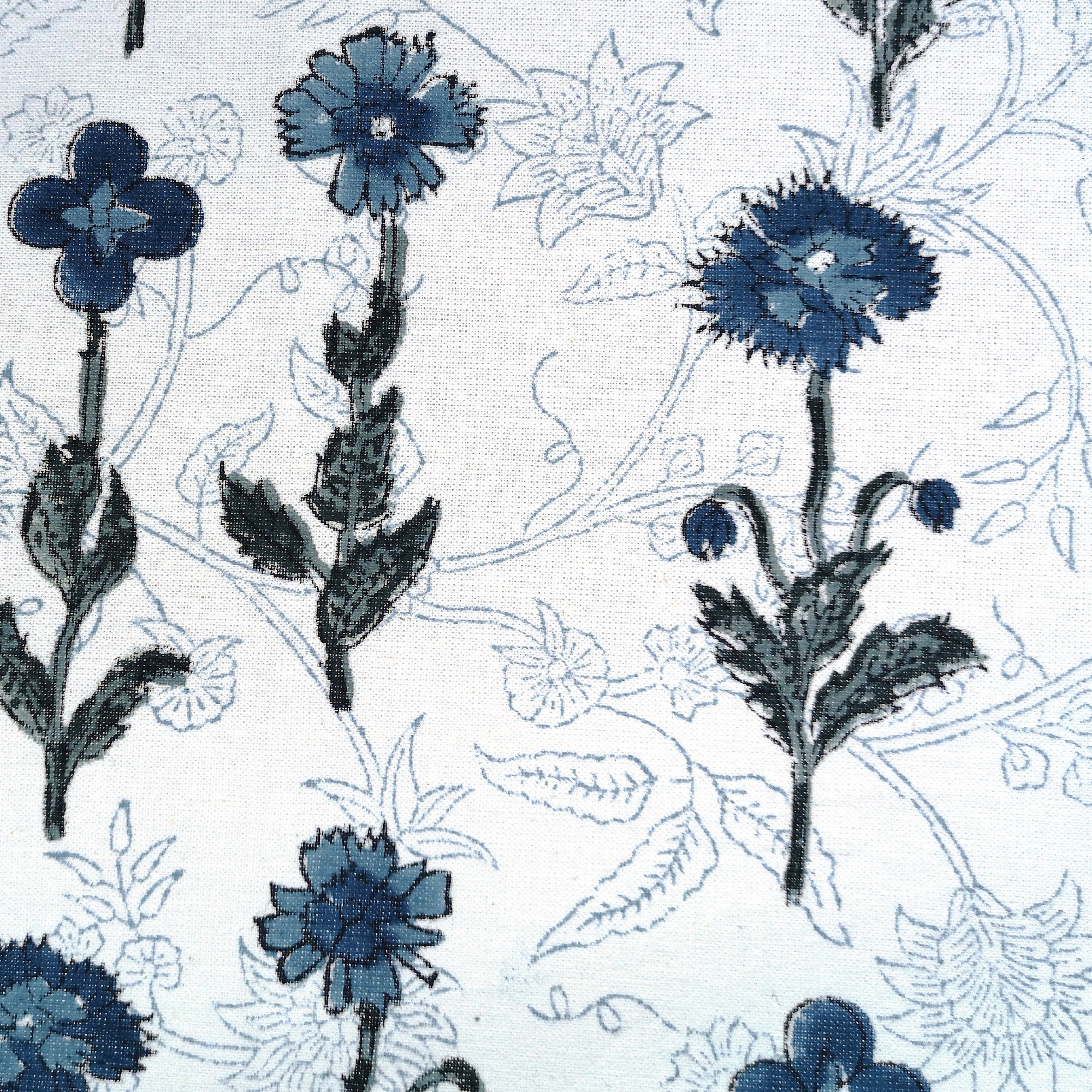 Tischdecke mit Blumenmuster, weiß, blau, T 150 cm, B 225 cm von fischer's lagerhaus