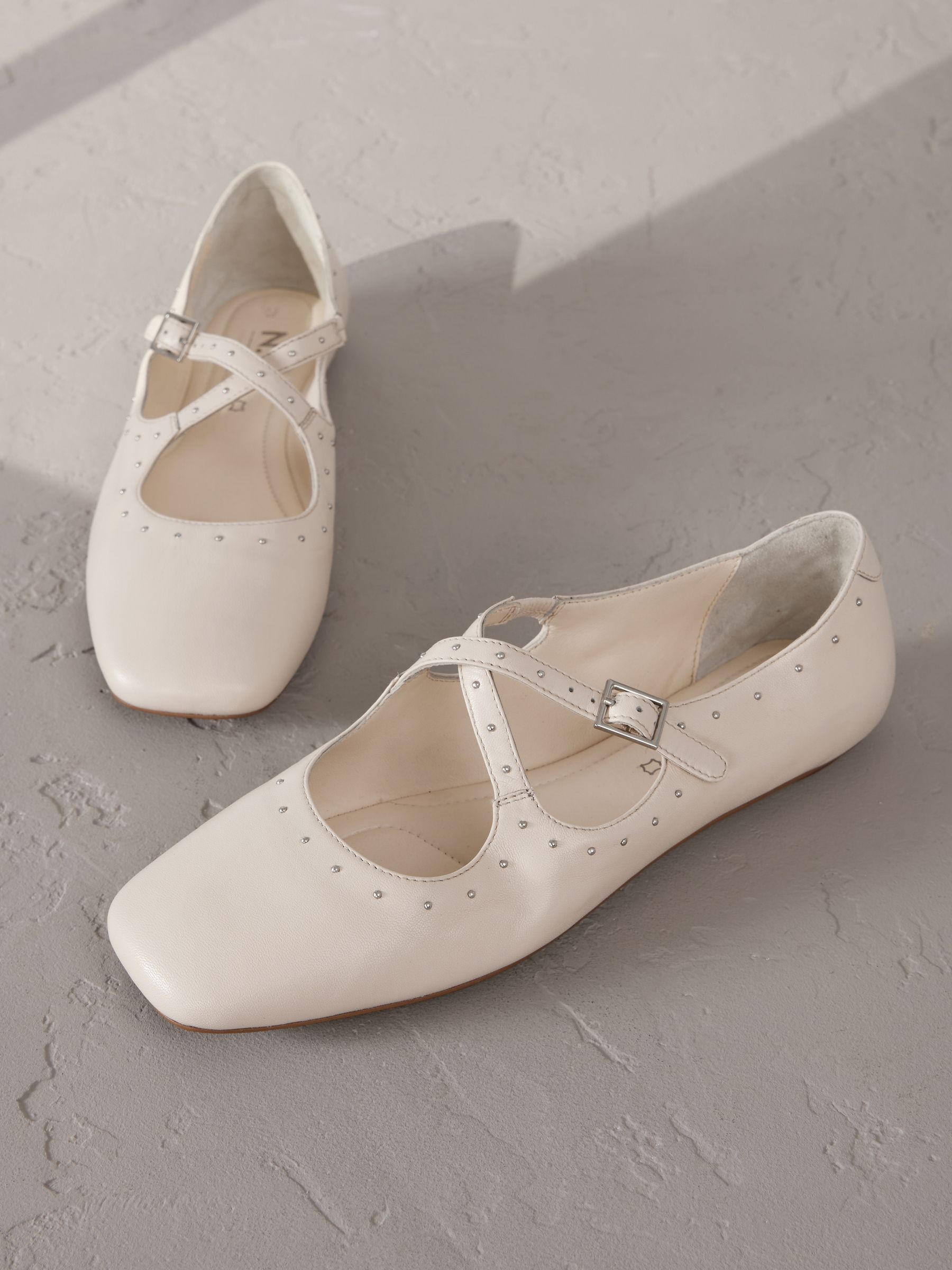 Gebroken wit - Signature N.Premium Leather Mary Jane Studded Shoes