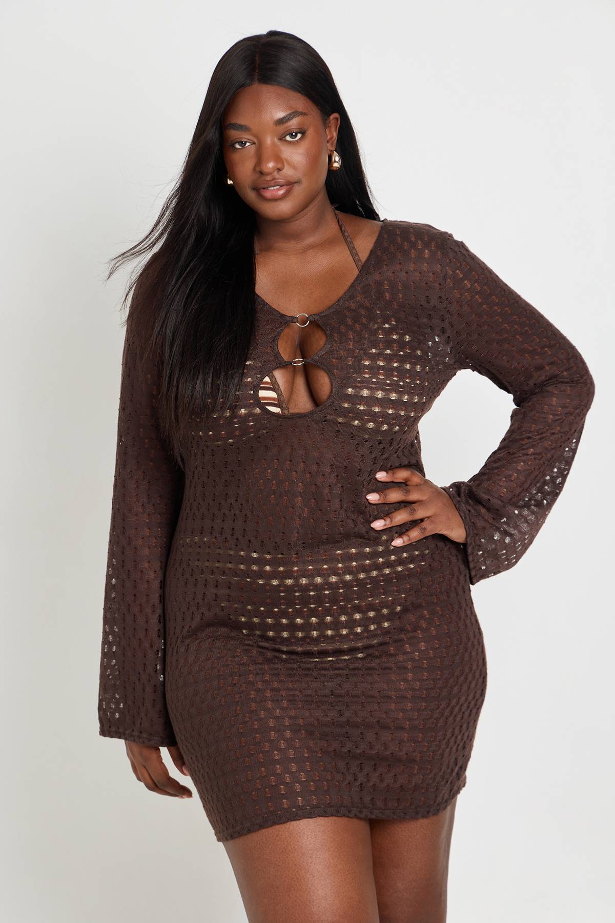 boohoo Robe De Plage Grande Taille Avec Détail Anneau En O