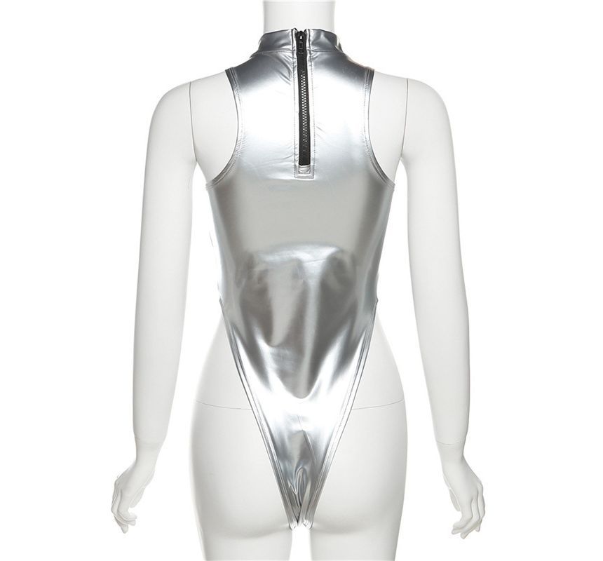 HERMITAKH - Mouwloze, metallic bodytop met nephals