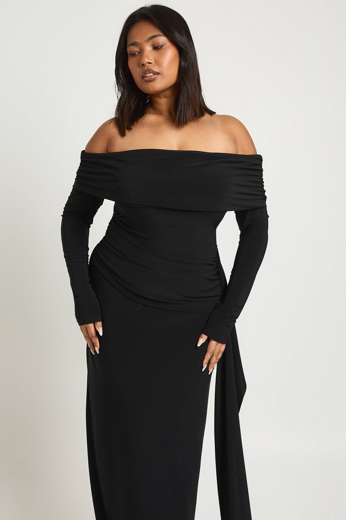 boohoo Robe Maxi Colonne Bardot Moulante Grande Taille