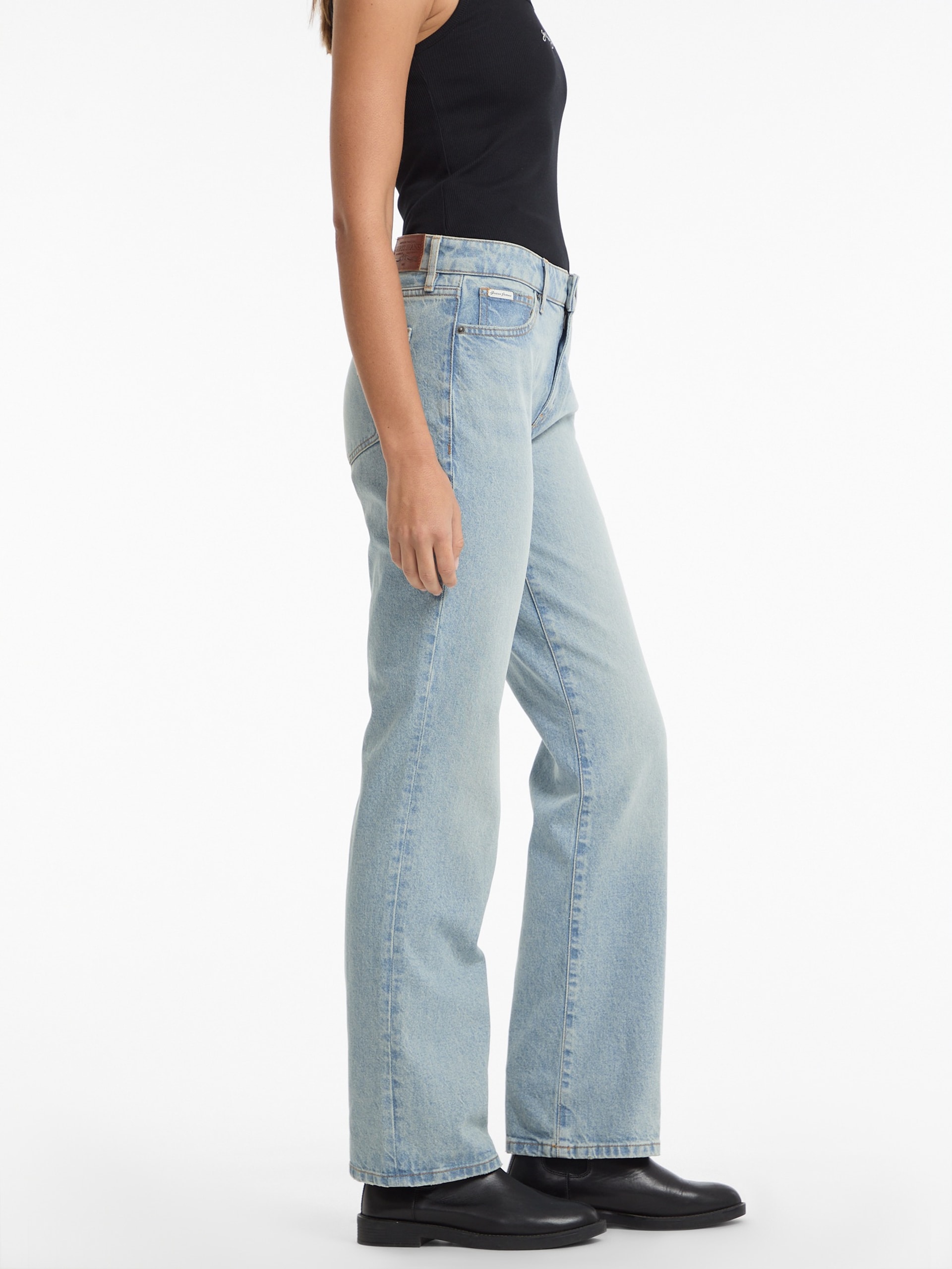 Calça jeans reta de cintura média G08