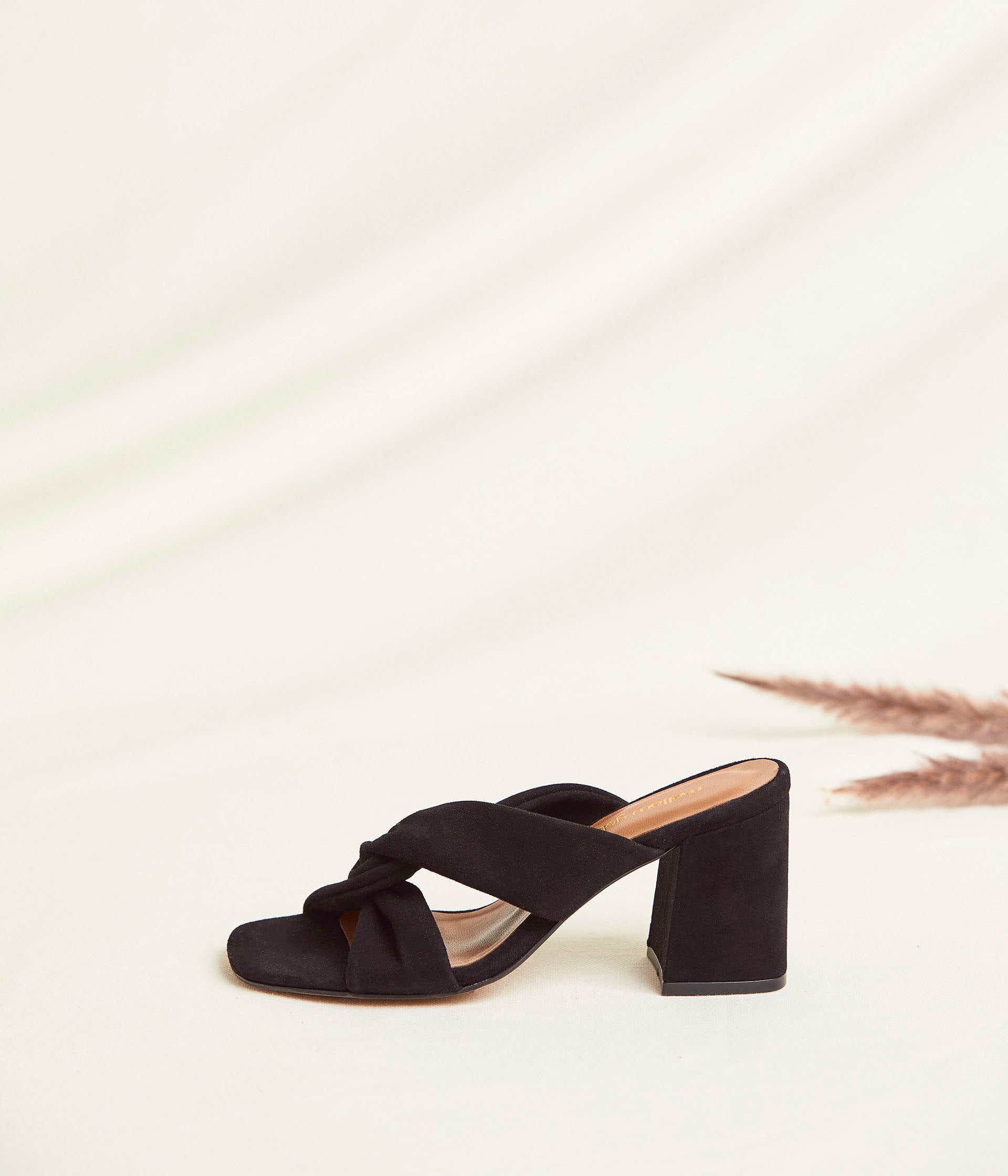 Mules noires Marcia