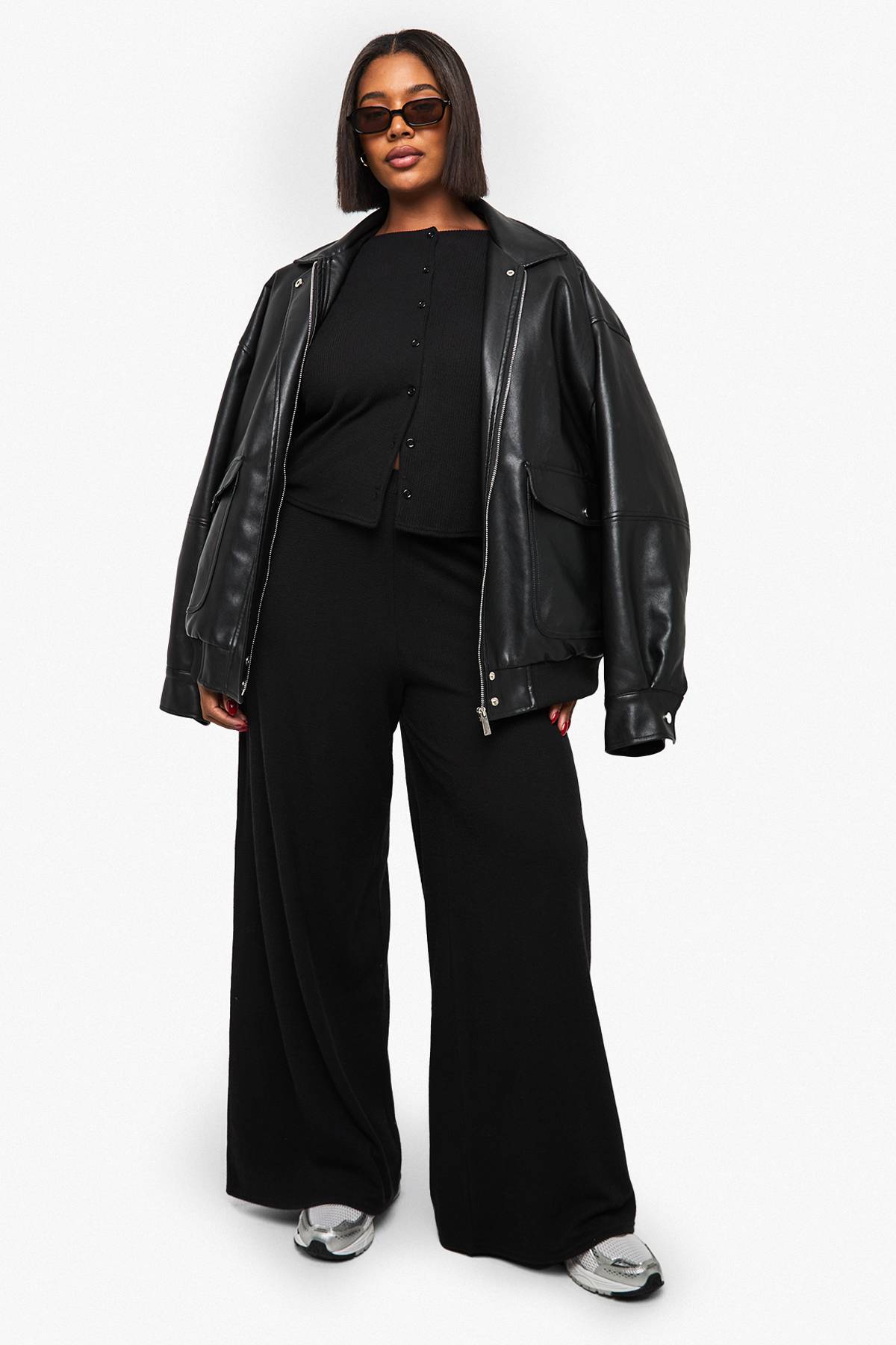boohoo Cardigan boutonné en côtes Plus et pantalon coordonné