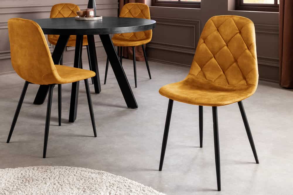 Stilvolles 2er-Set Stühle GLAMM senfgelb Samt schwarze Metallbeine