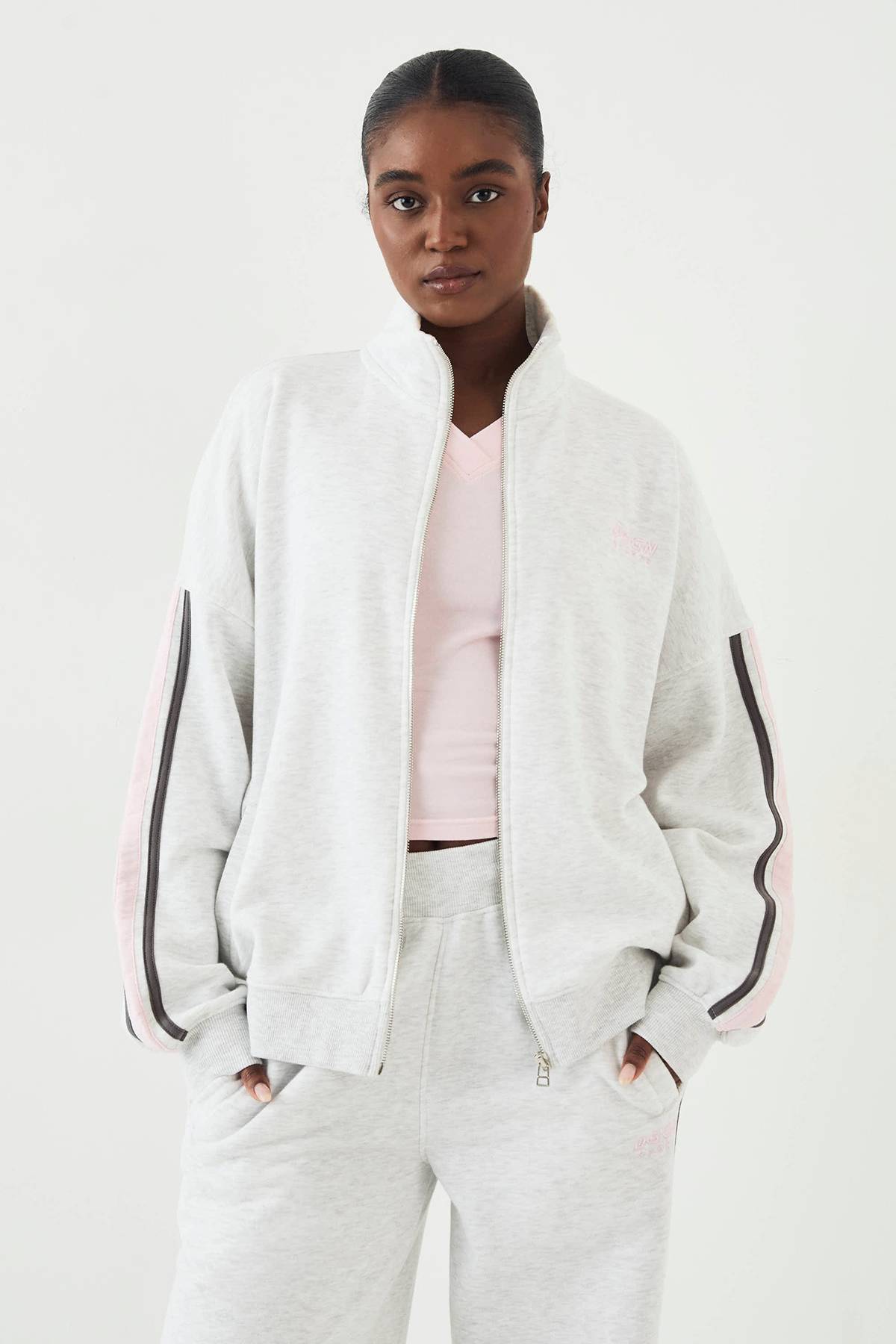 Sweat-shirt DSGN Studio Sport à Col Montant Zippé et Blocs de Couleurs