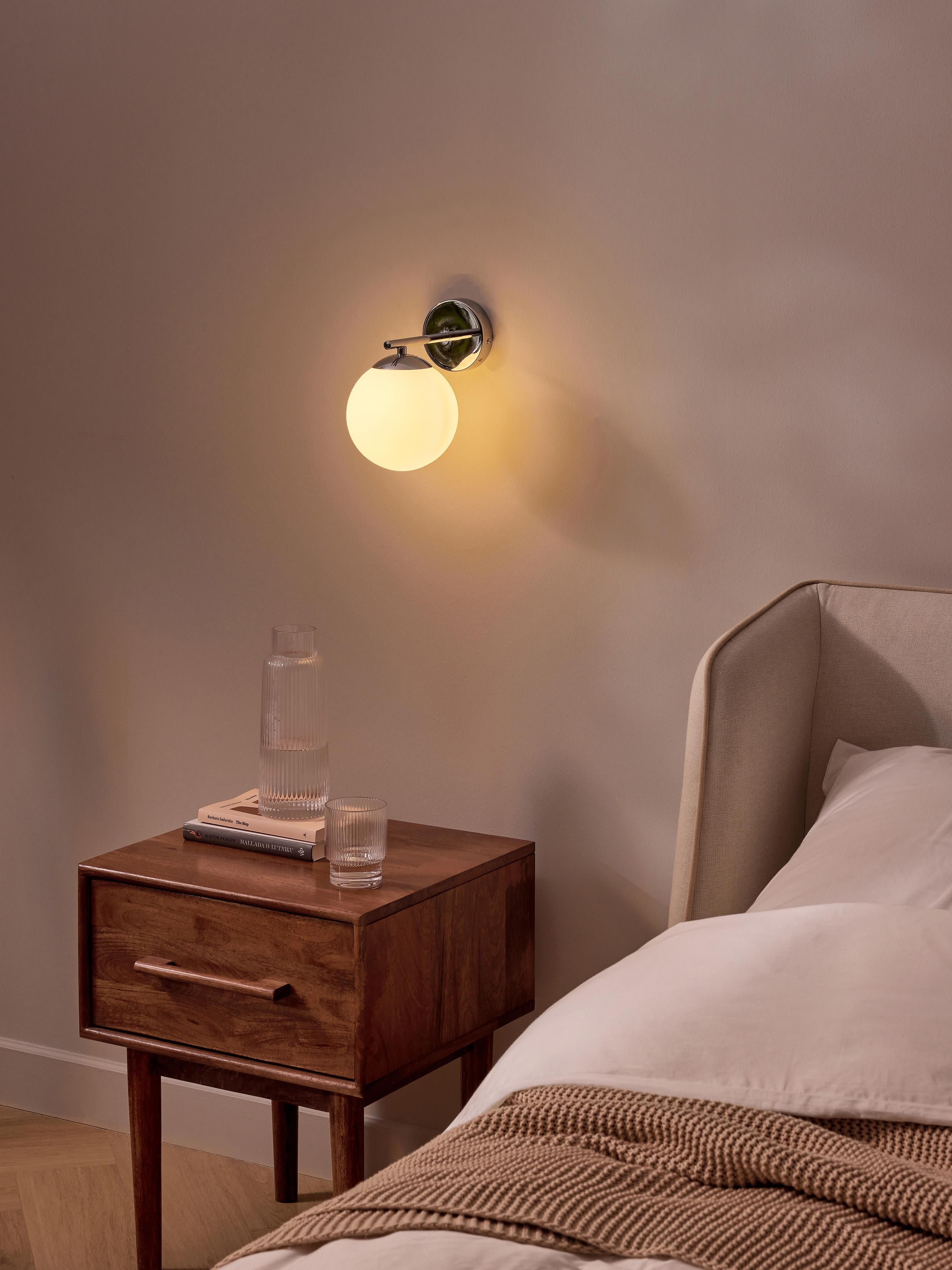 Wandlamp Atlanta van opaalglas