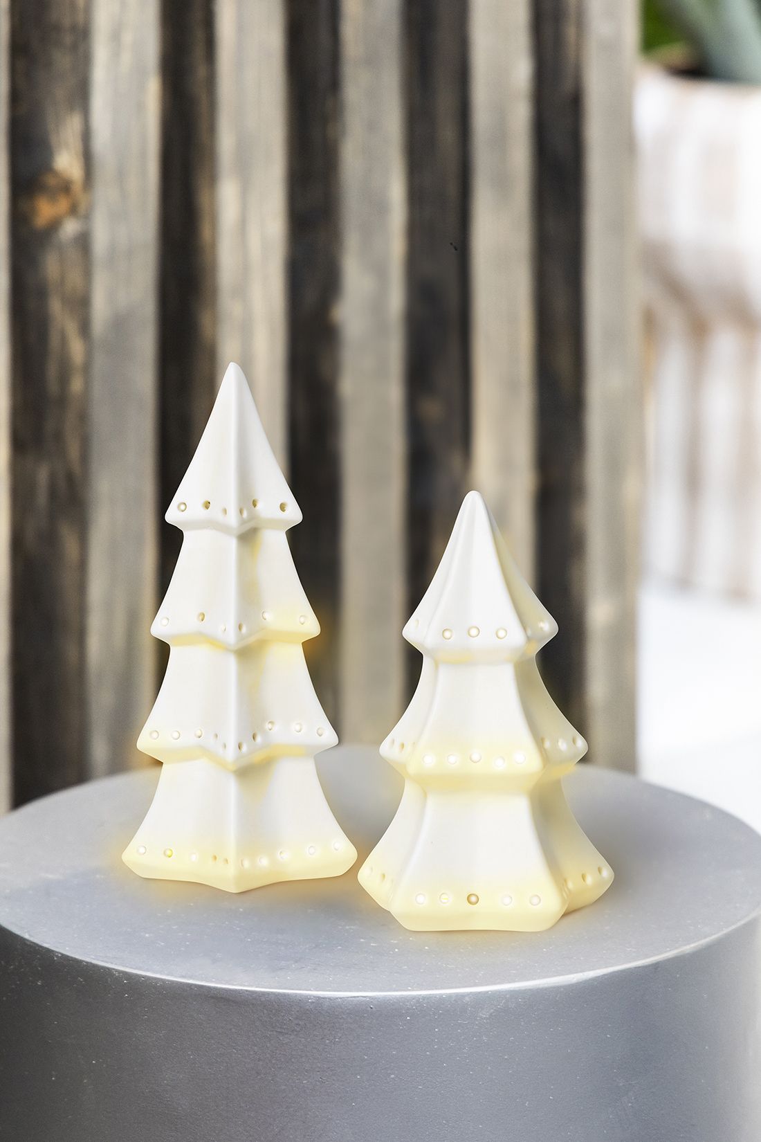 Juletre porselen med led 15,90cm Perry