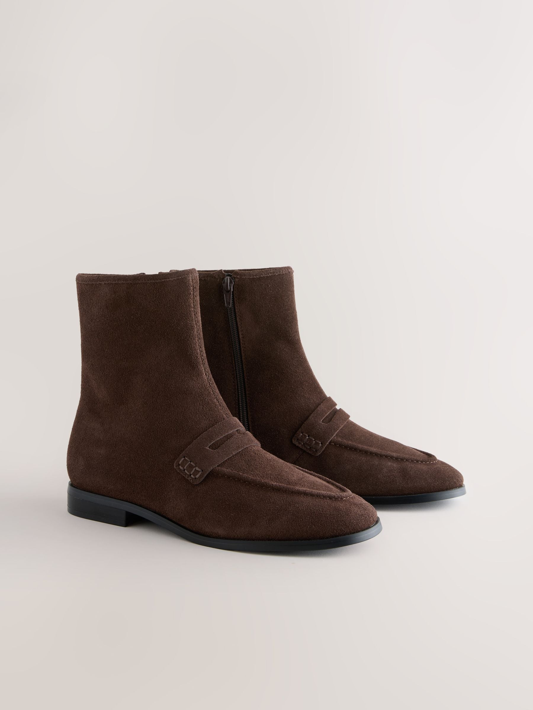 Chocoladebruin suède - Forever Comfort® enkellaarsjes in loaferstijl