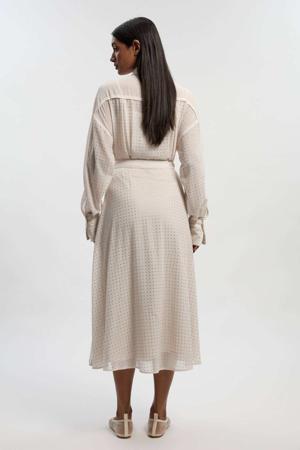 KarenMillen Robe Maxi Chemise Tissée à Manches Longues avec Clous Thermocollants