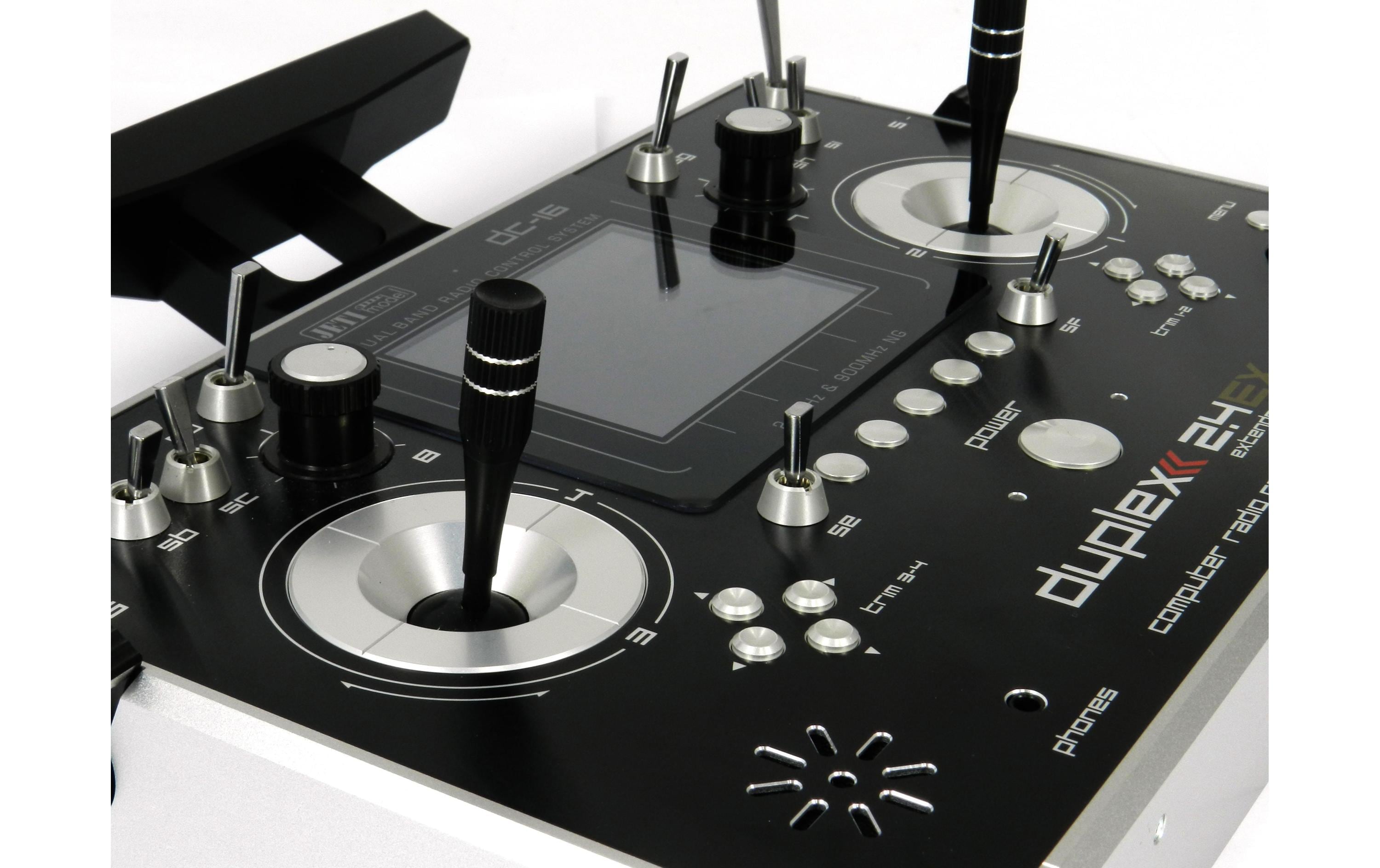 Fernsteuerung DC-16 II Silber Duplex EX<br>Professioneller 24-Kanal Pultsender
