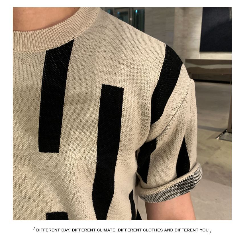 Okwano - Gebreide top met korte mouwen, ronde hals en geometrische print