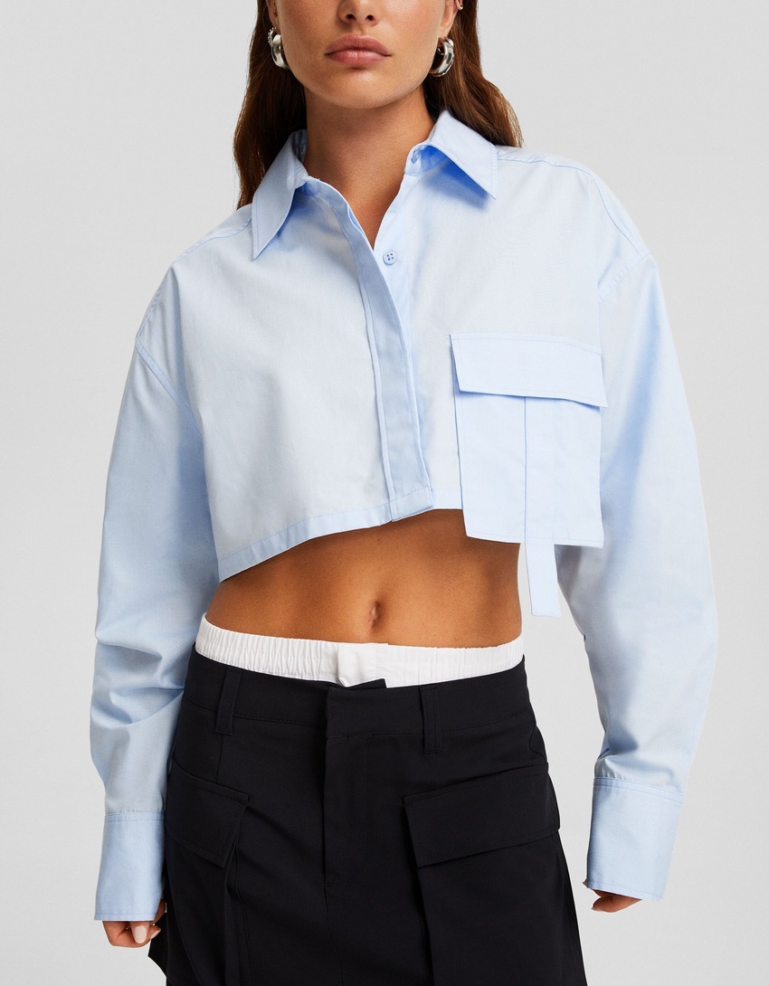Camisa cropped de popeline de manga comprida com alças.