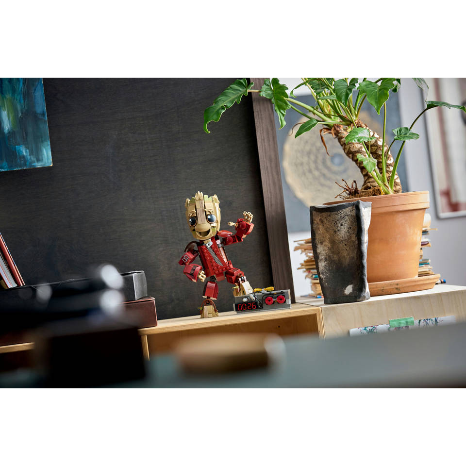 LEGO Marvel Groot in Ravager jumpsuit 76341