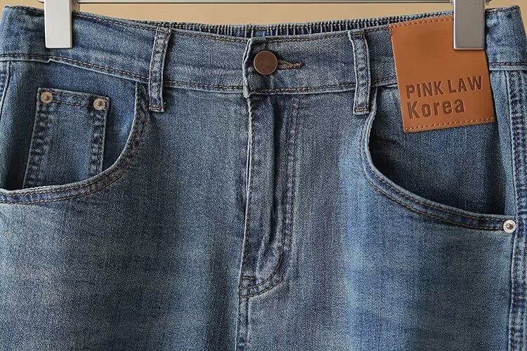 Krezol - Plus Size Applique Cropped Tapered Jeans