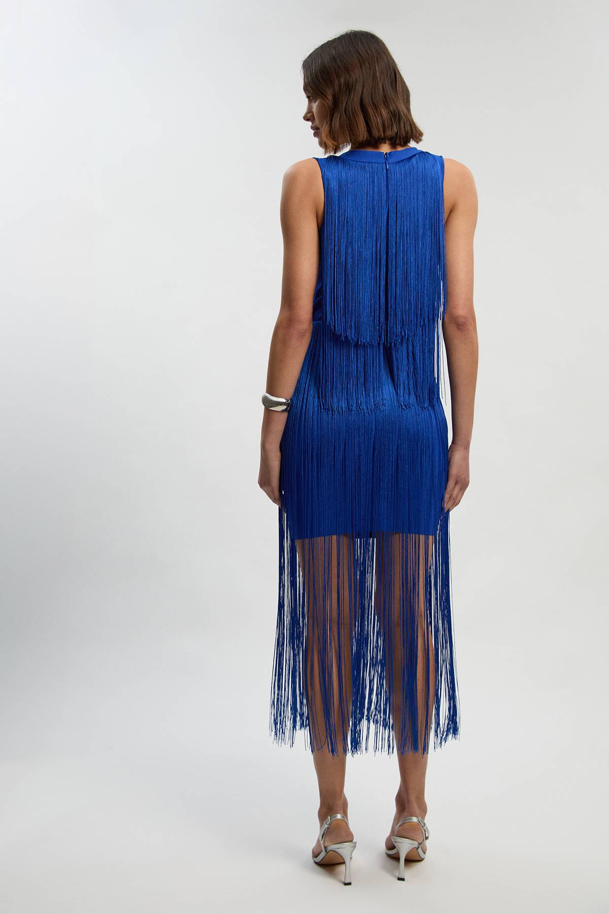 KarenMillen Robe Mi-Longue Tricotée à Col V avec Franges Bandage