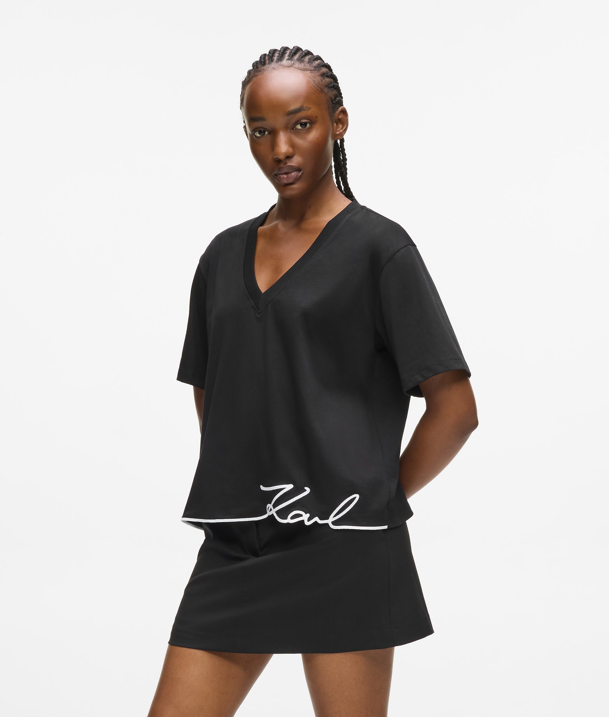 Signature T-shirt met V-hals en zoom