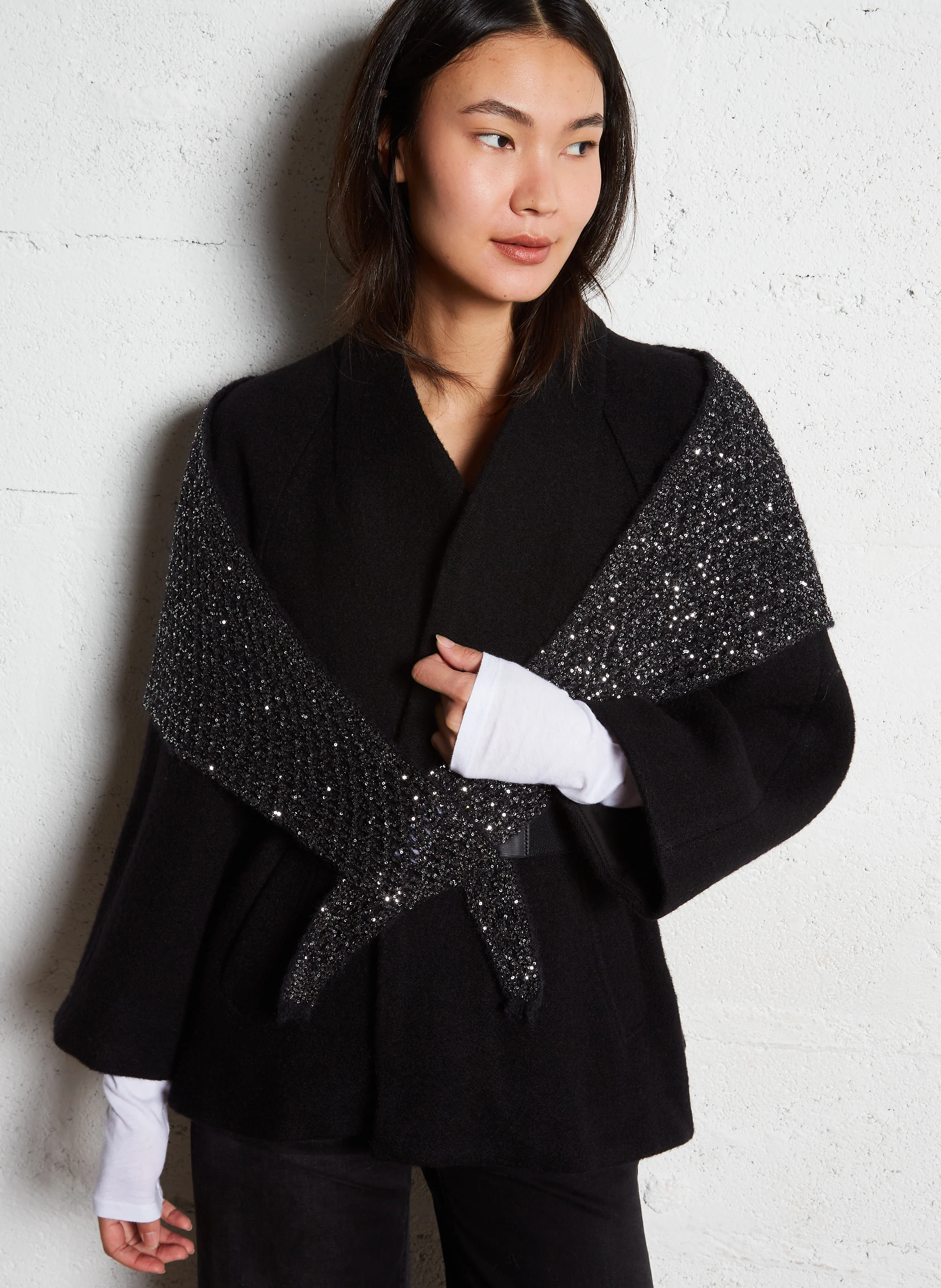 NODA - Echarpe triangle en sequins | Noir