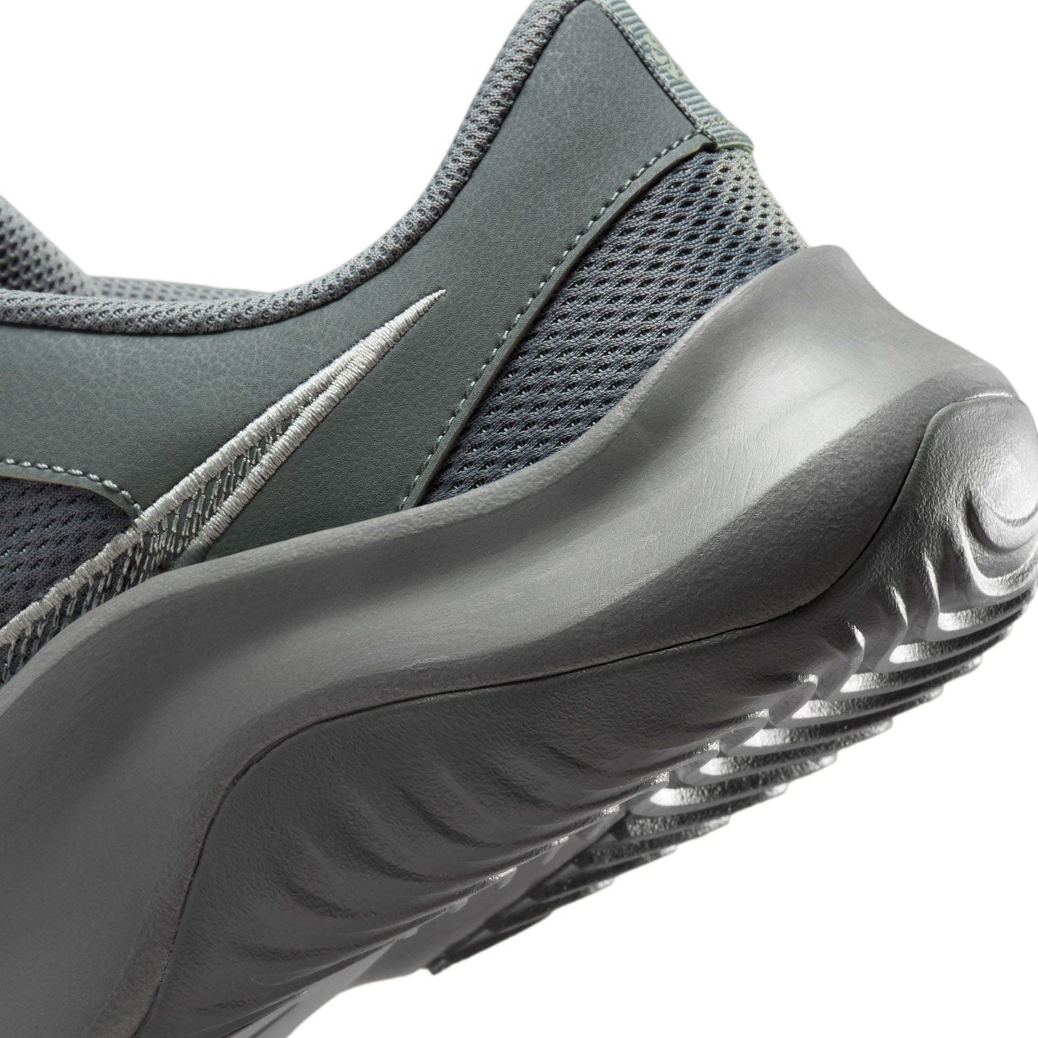 Nike  Legend Essential 3