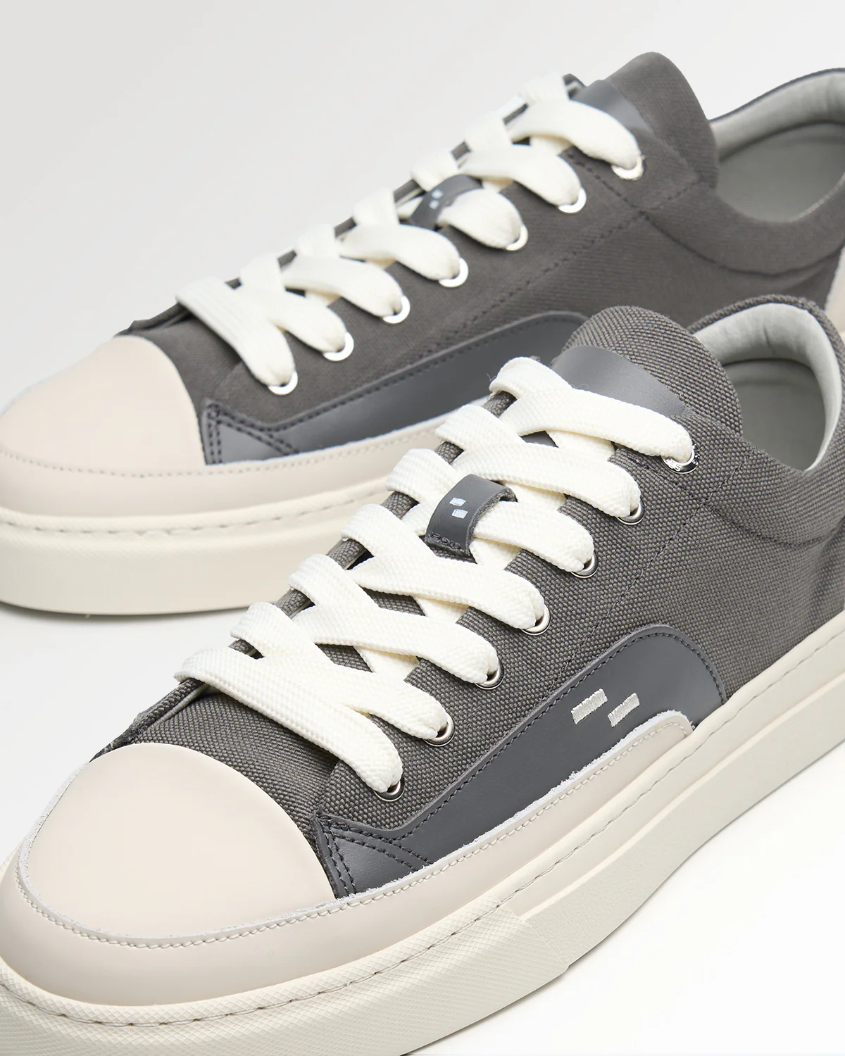 Riviera Low Dark Grey