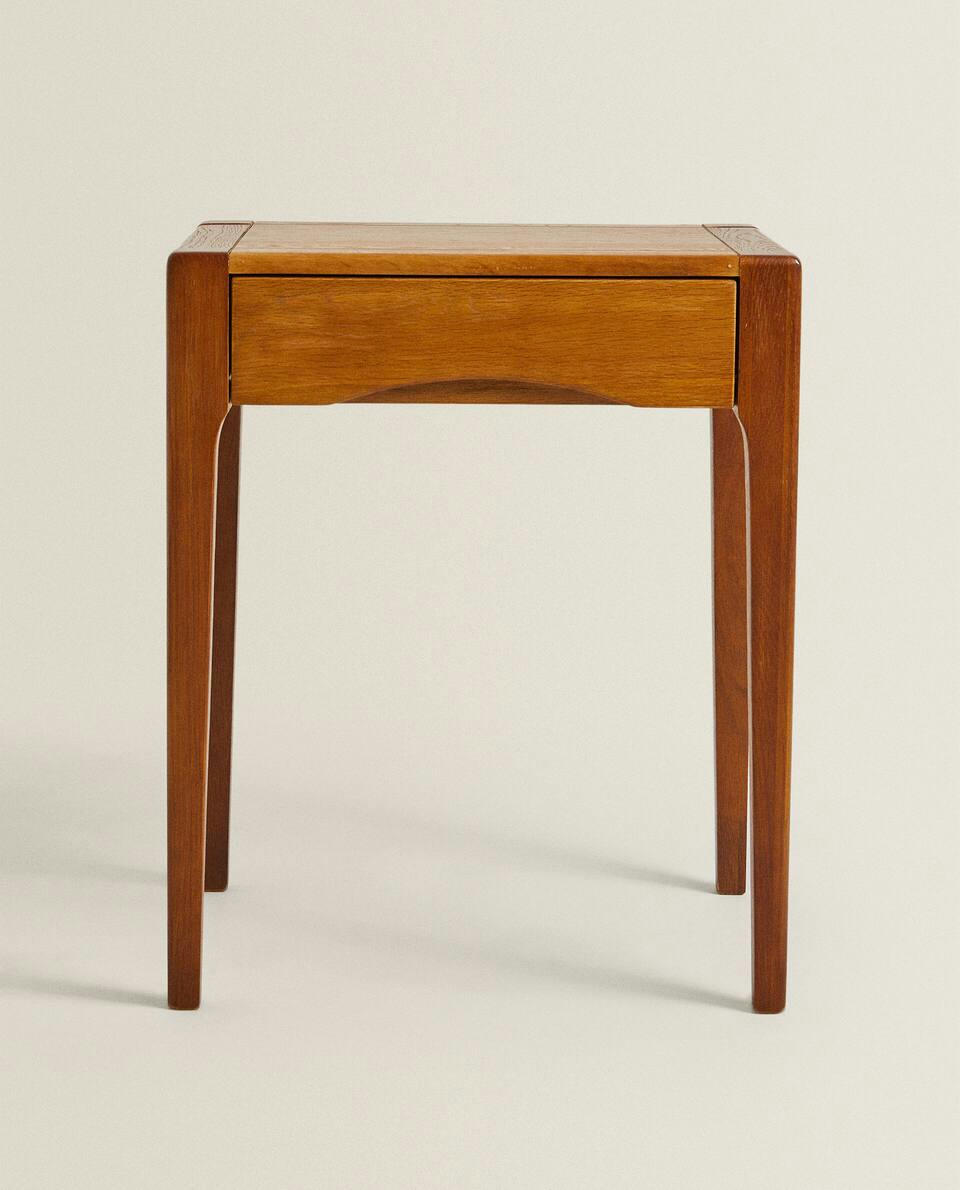 Mesa de cabeceira de carvalho com gaveta