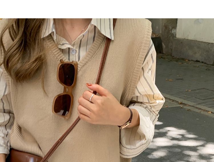 Leoom - Gestreept overhemd / Effen trui/vest / Broek