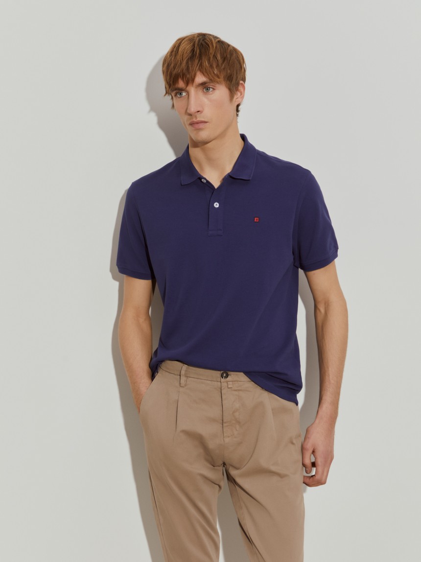 Calças chino regular fit com pregas