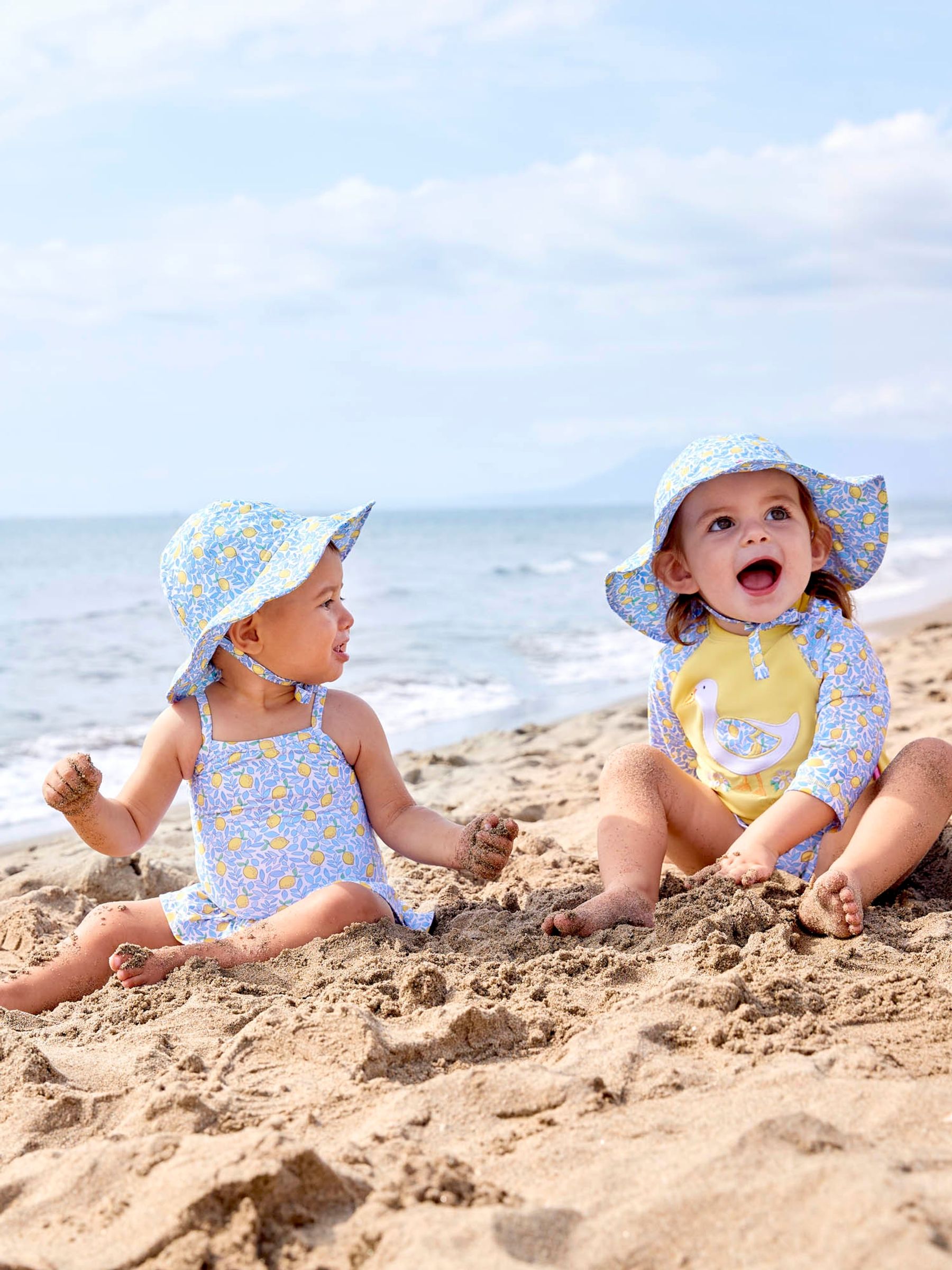 JoJo Maman Bébé badpak met luier