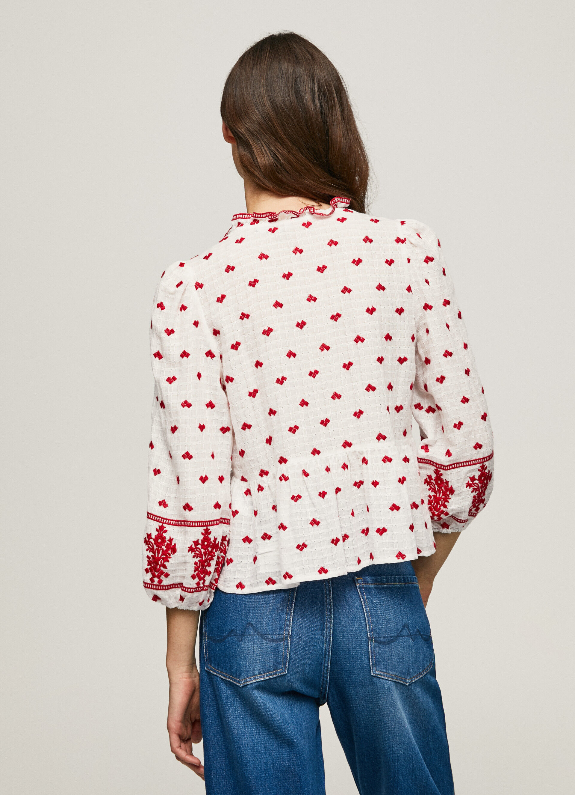Blusa de algodão dobby bordada - branca