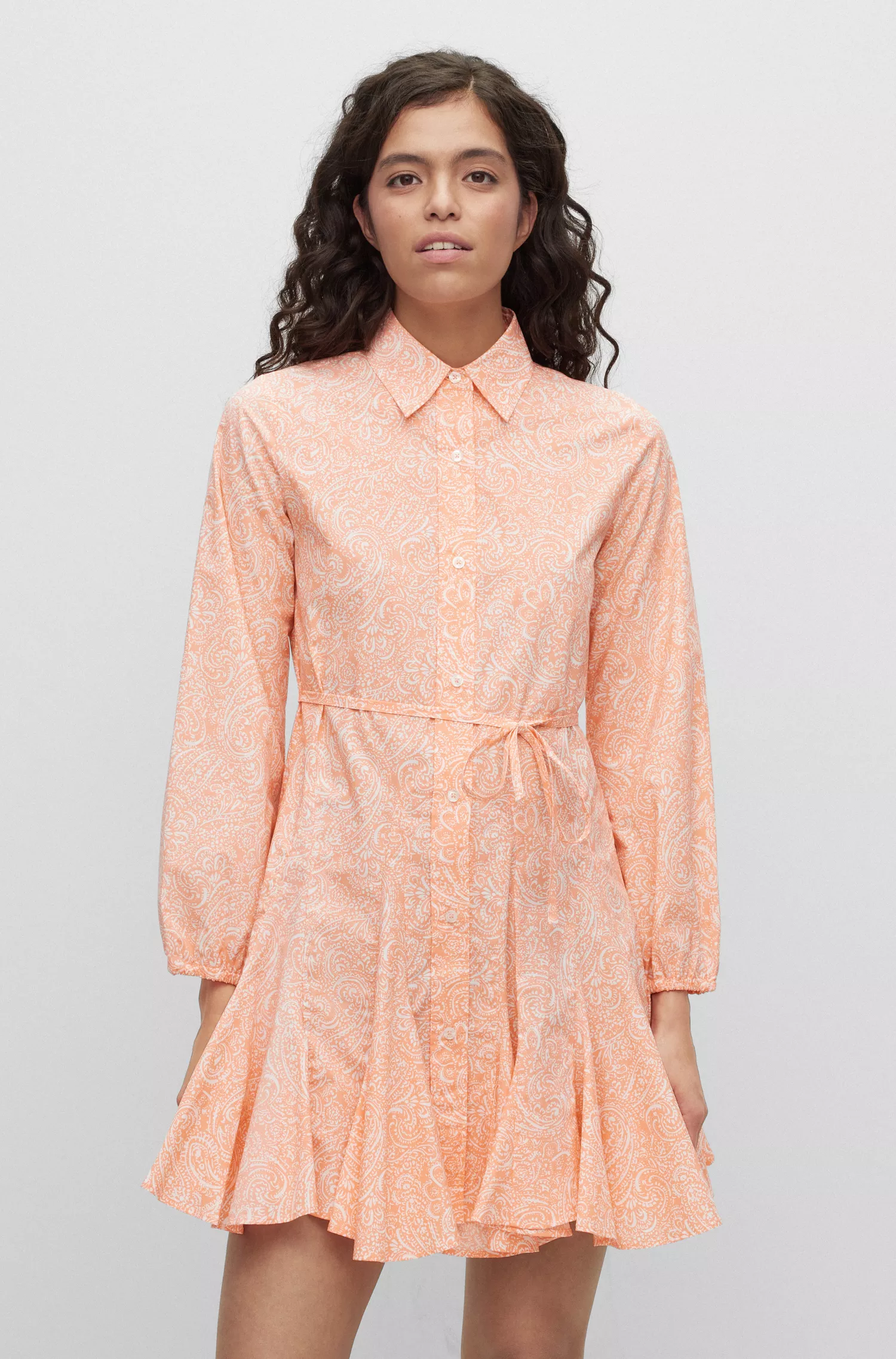 Vestido camiseiro HUGO vermelho de manga comprida em algodão com estampa paisley.