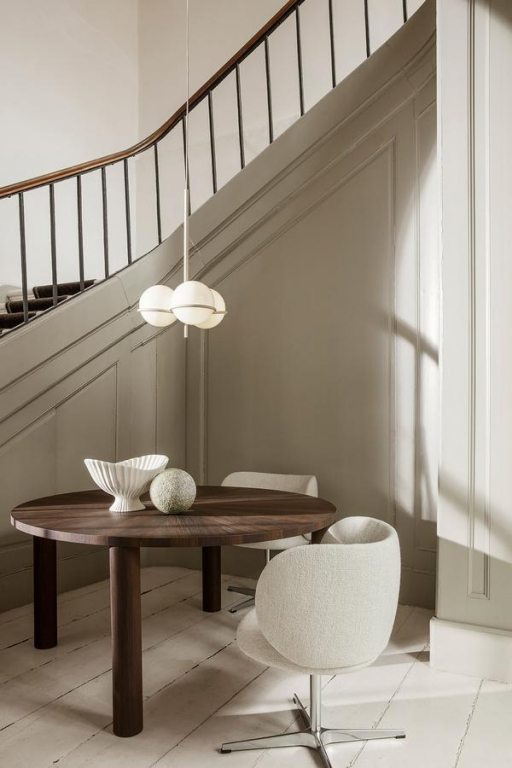 Ferm Living Rico eetkamerstoel met cashmere onderstel bouclé off-white