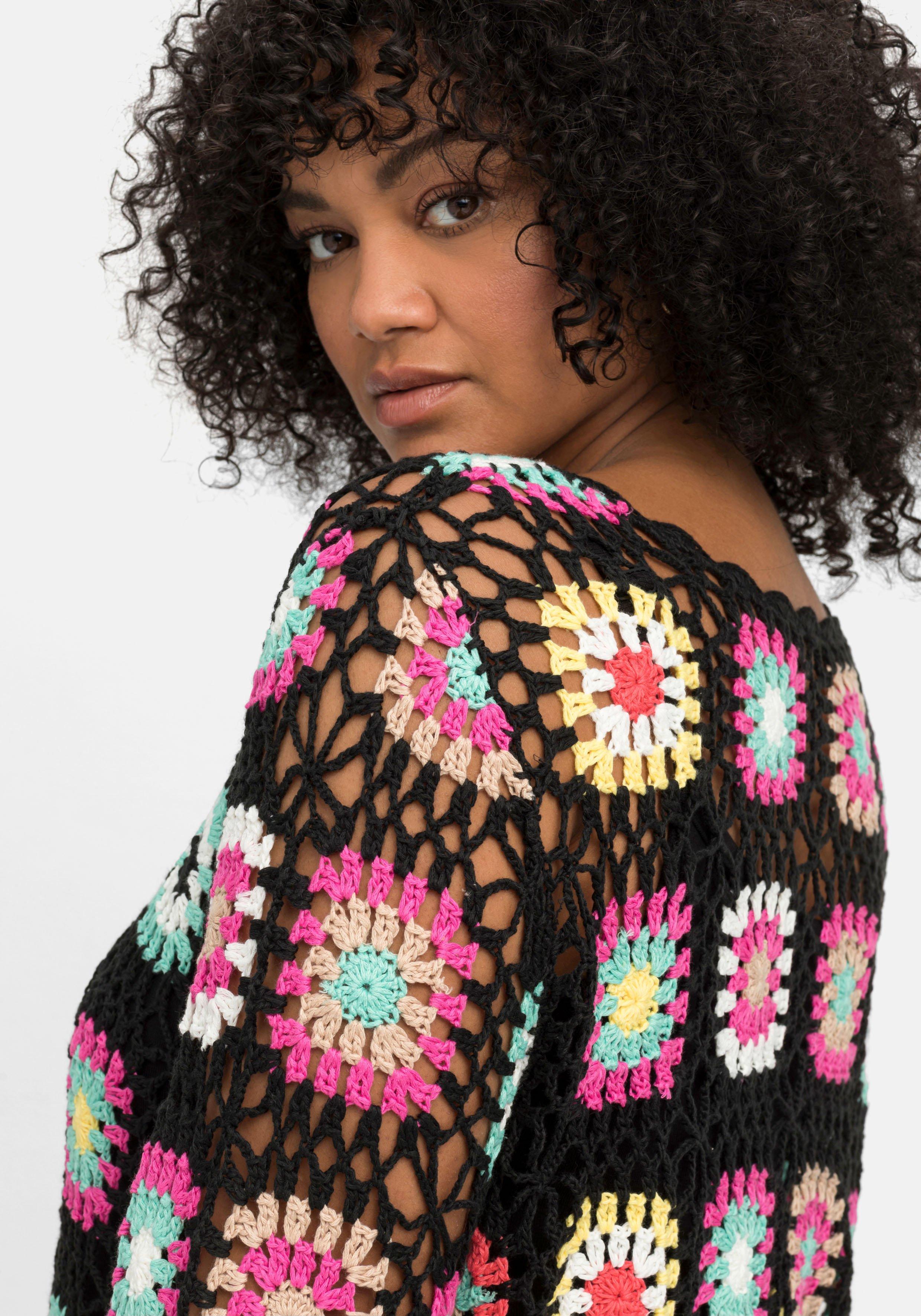 Handgearbeiteter Häkelpullover im Crochet-Muster